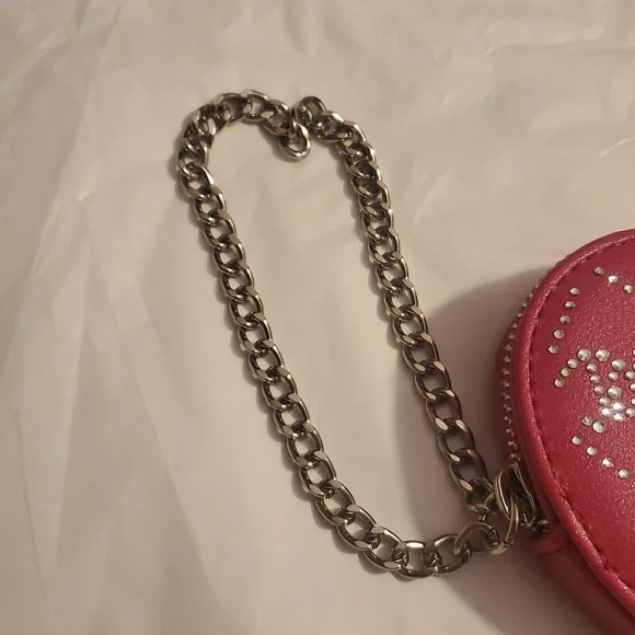 Juicy Couture Raspberry Tart Wristlet Heart-Shaped with Chain NWNT - Picture 3 of 6